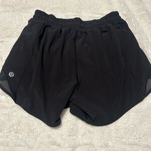 lululemon hotty hot shorts size 4